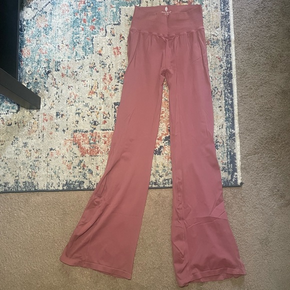 FREE PEOPLE | Good Karma Flare Leggings - Picture 2 of 5